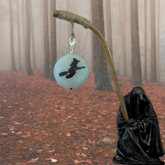 The Halloween '25 Witch-in-the-Moon Sea Light