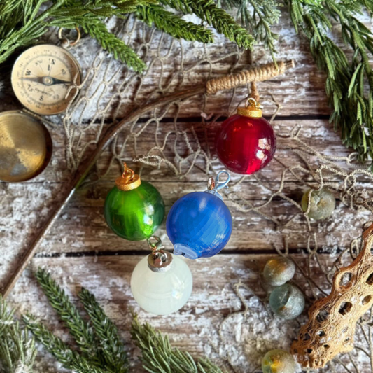 Christmas '25 Ornament Swizzle Set